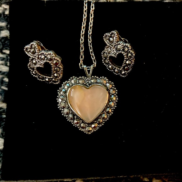 Heart necklace with matching earrings - Picture 2 of 2